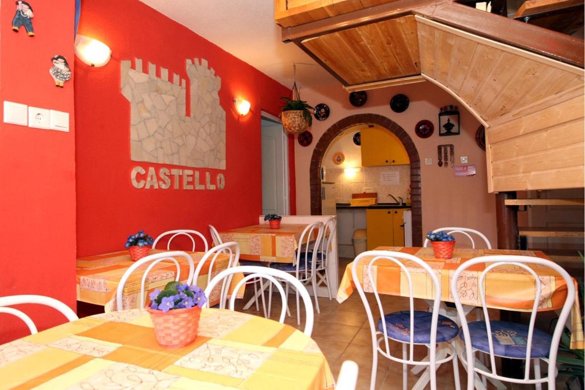 Castello Vendég és Apartmanház Eger Exterior foto